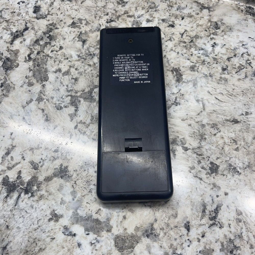 Hitachi VT-RM250A Remote Control Cleaned UnTested. - Picture 6 of 6